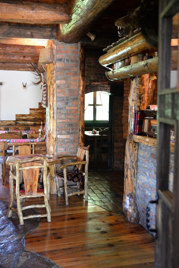 Motel Nacionalni Restoran Ognjiste Koruge Exterior foto